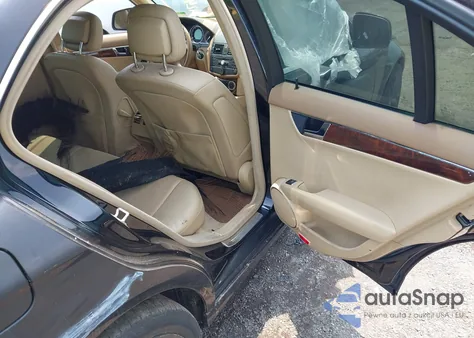 2008 Mercedes-Benz C 300 Luxury 4Matic/Sport 4Matic из США, поврежденный, VIN WDDGF81X88F172542